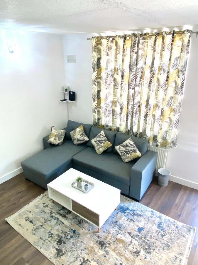 Appartement 2 Bed Town Centre Nr Theatre Free Park Wi-Fi & Garden à Aylesbury  Extérieur photo
