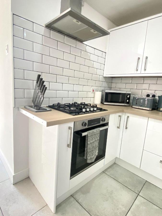 Appartement 2 Bed Town Centre Nr Theatre Free Park Wi-Fi & Garden à Aylesbury  Extérieur photo