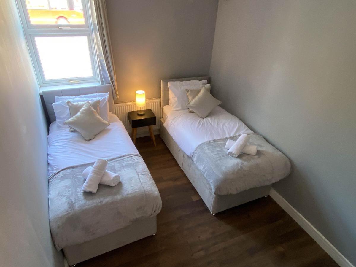 Appartement 2 Bed Town Centre Nr Theatre Free Park Wi-Fi & Garden à Aylesbury  Extérieur photo