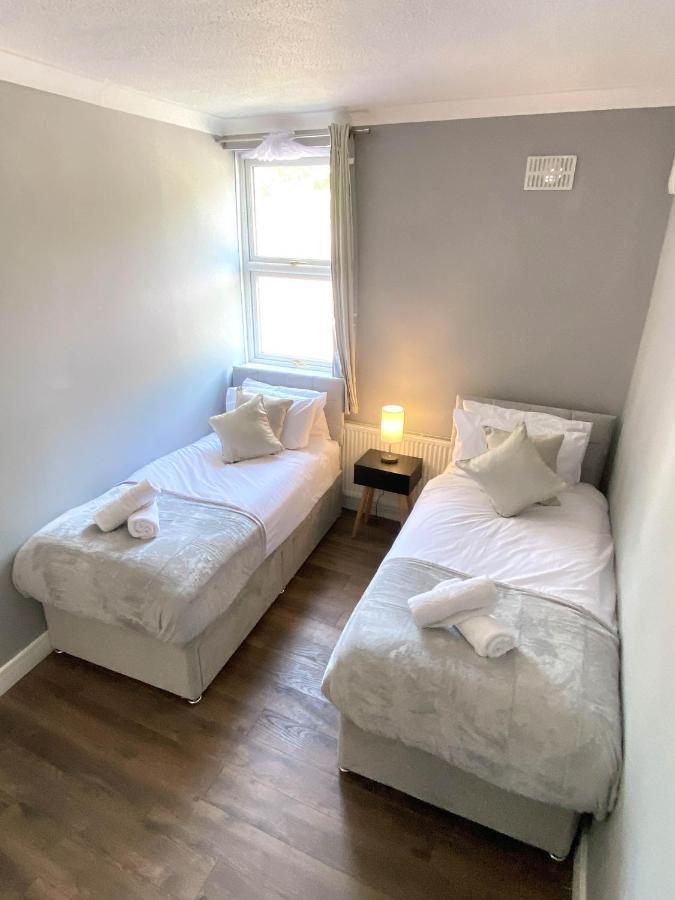 Appartement 2 Bed Town Centre Nr Theatre Free Park Wi-Fi & Garden à Aylesbury  Extérieur photo