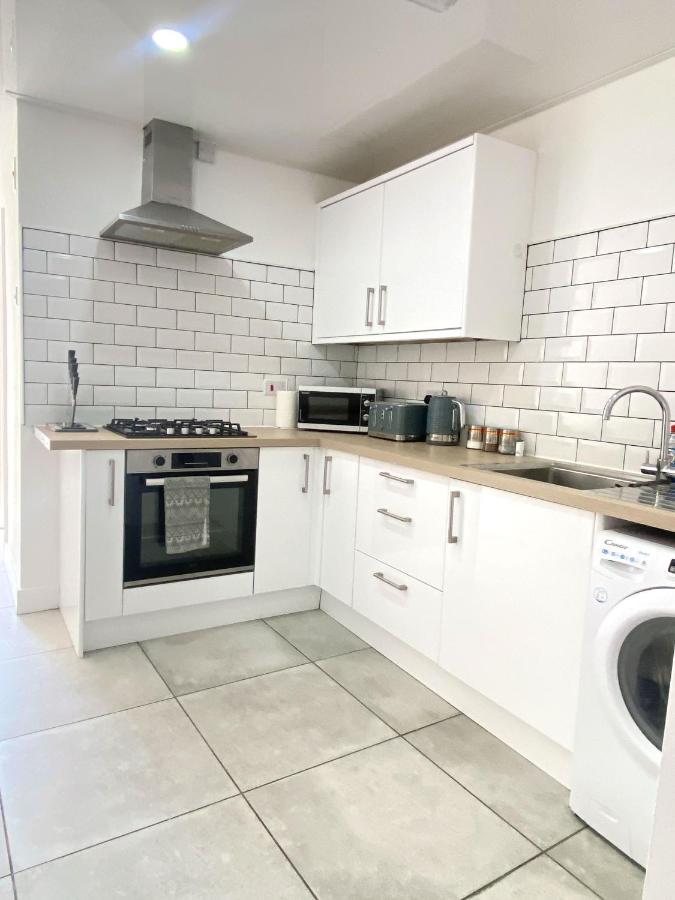 Appartement 2 Bed Town Centre Nr Theatre Free Park Wi-Fi & Garden à Aylesbury  Extérieur photo